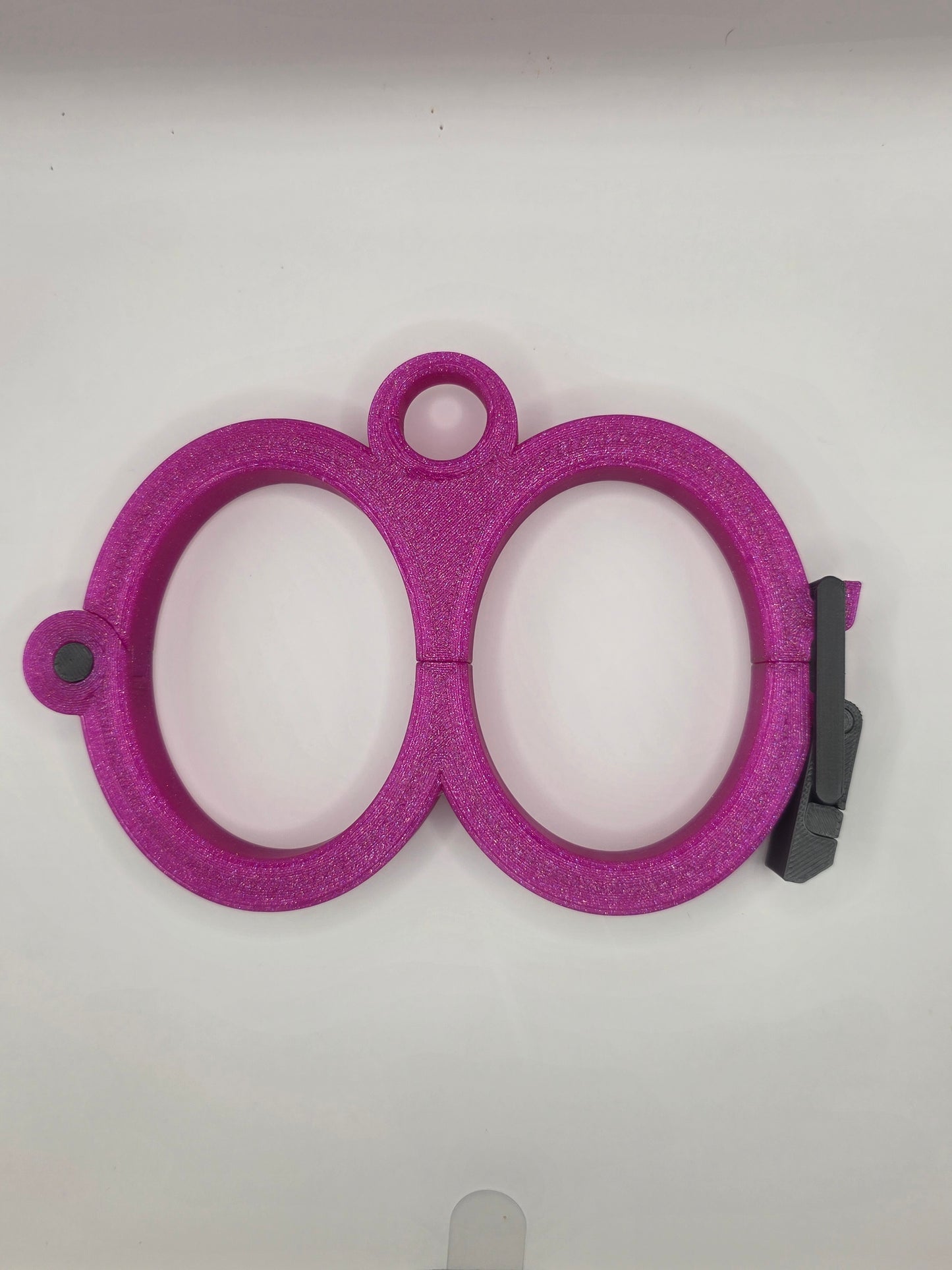 Irish handcuffs