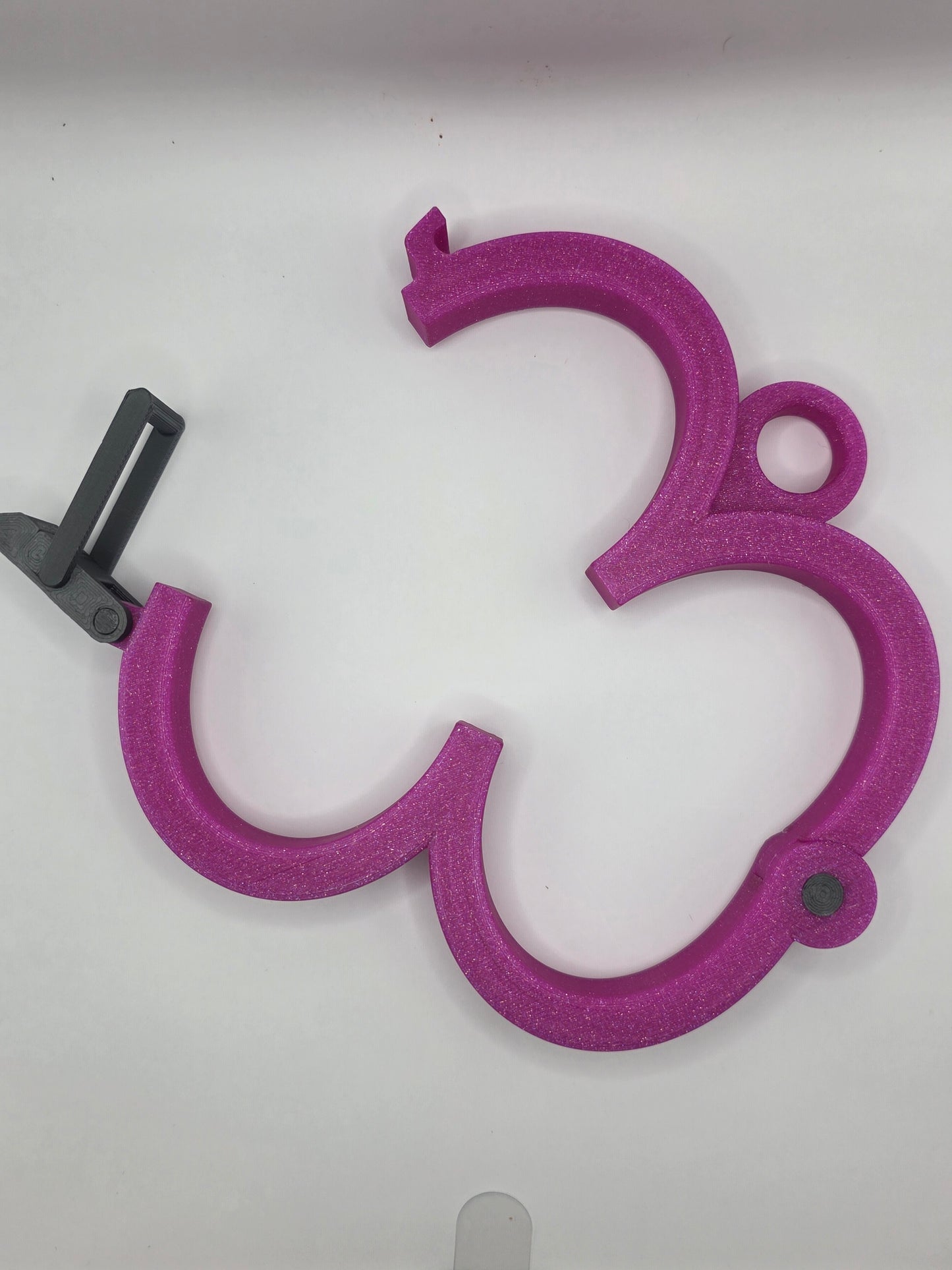 Irish handcuffs